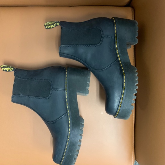 Dr Martens - Picture 3 of 3